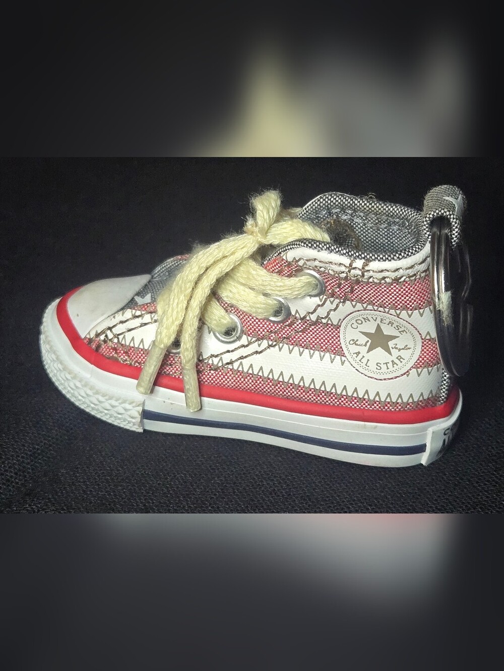Converse Chuck Taylor All Star Keychain - Picture 2 of 8